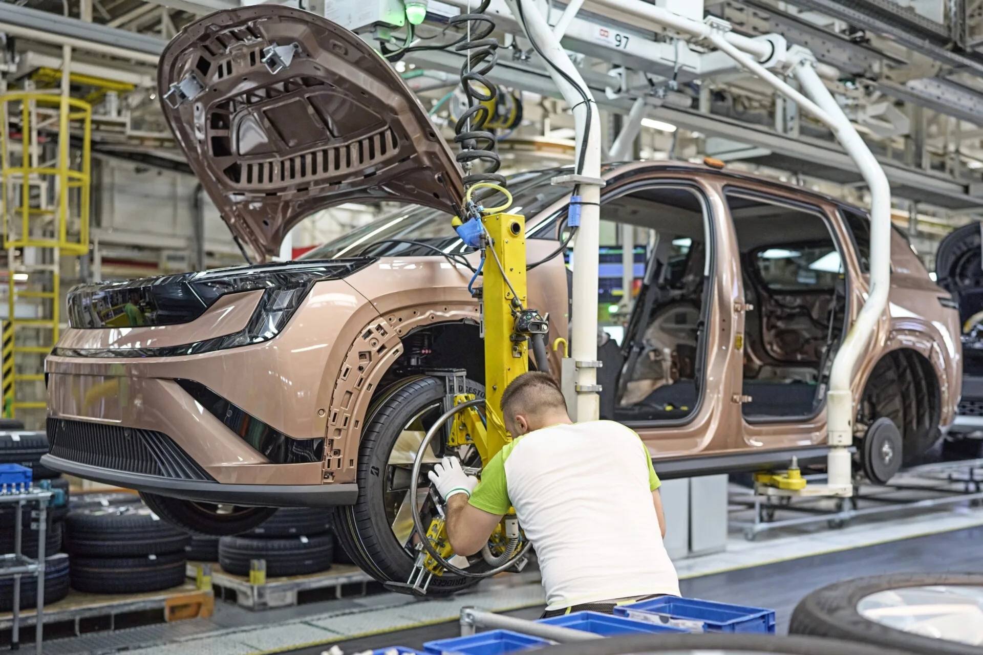 Škoda Begins Peaq Production Alongside Octavia and Electric Siblings