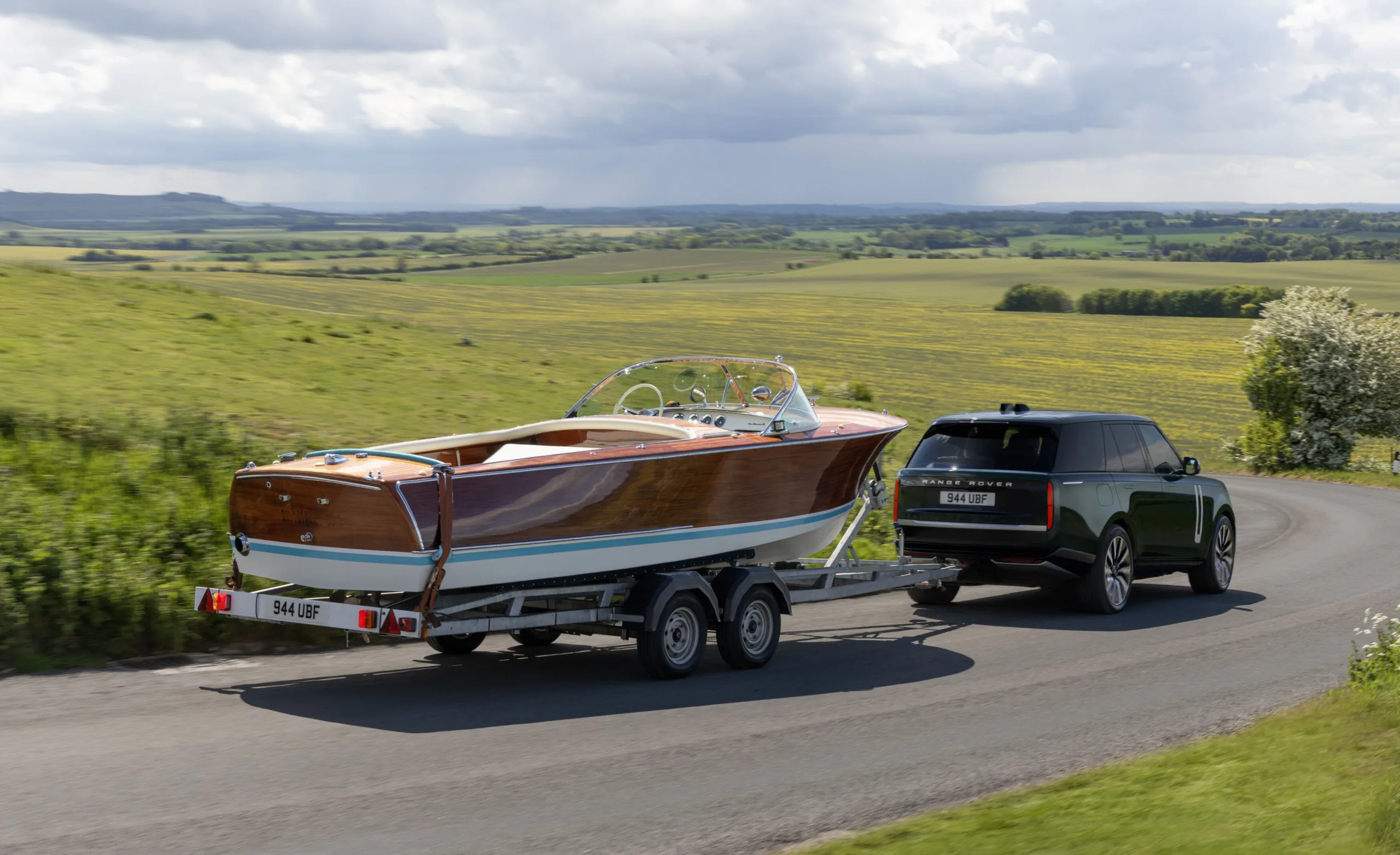 Range Rover Electric - Luxury and Performance EVolution