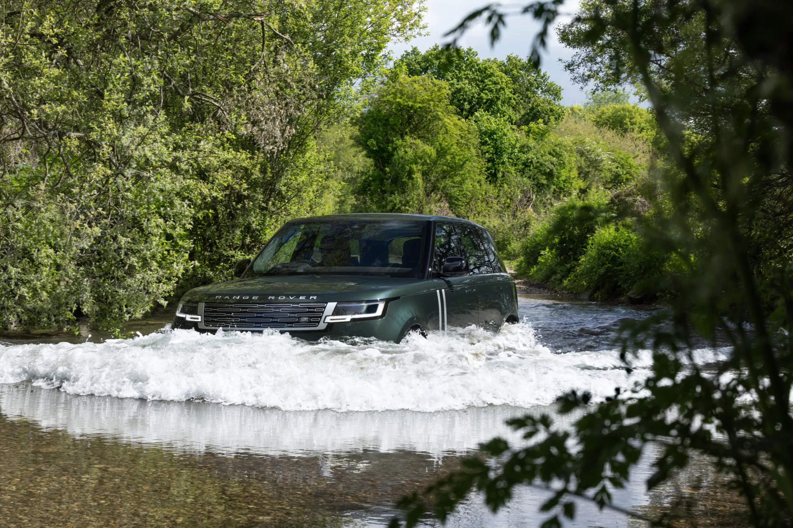 Range Rover Electric - Luxury and Performance EVolution