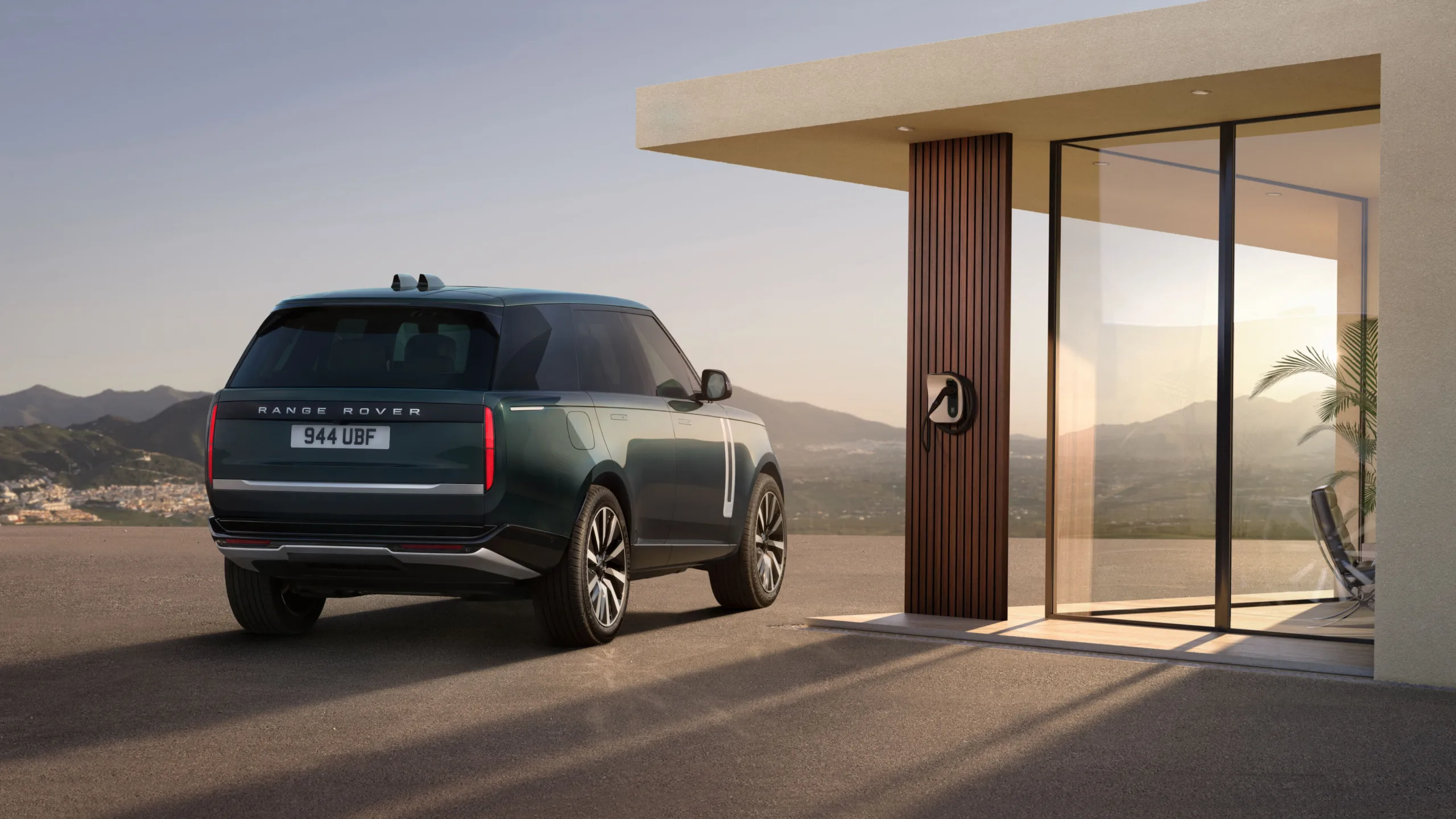 Range Rover Electric - Luxury and Performance EVolution