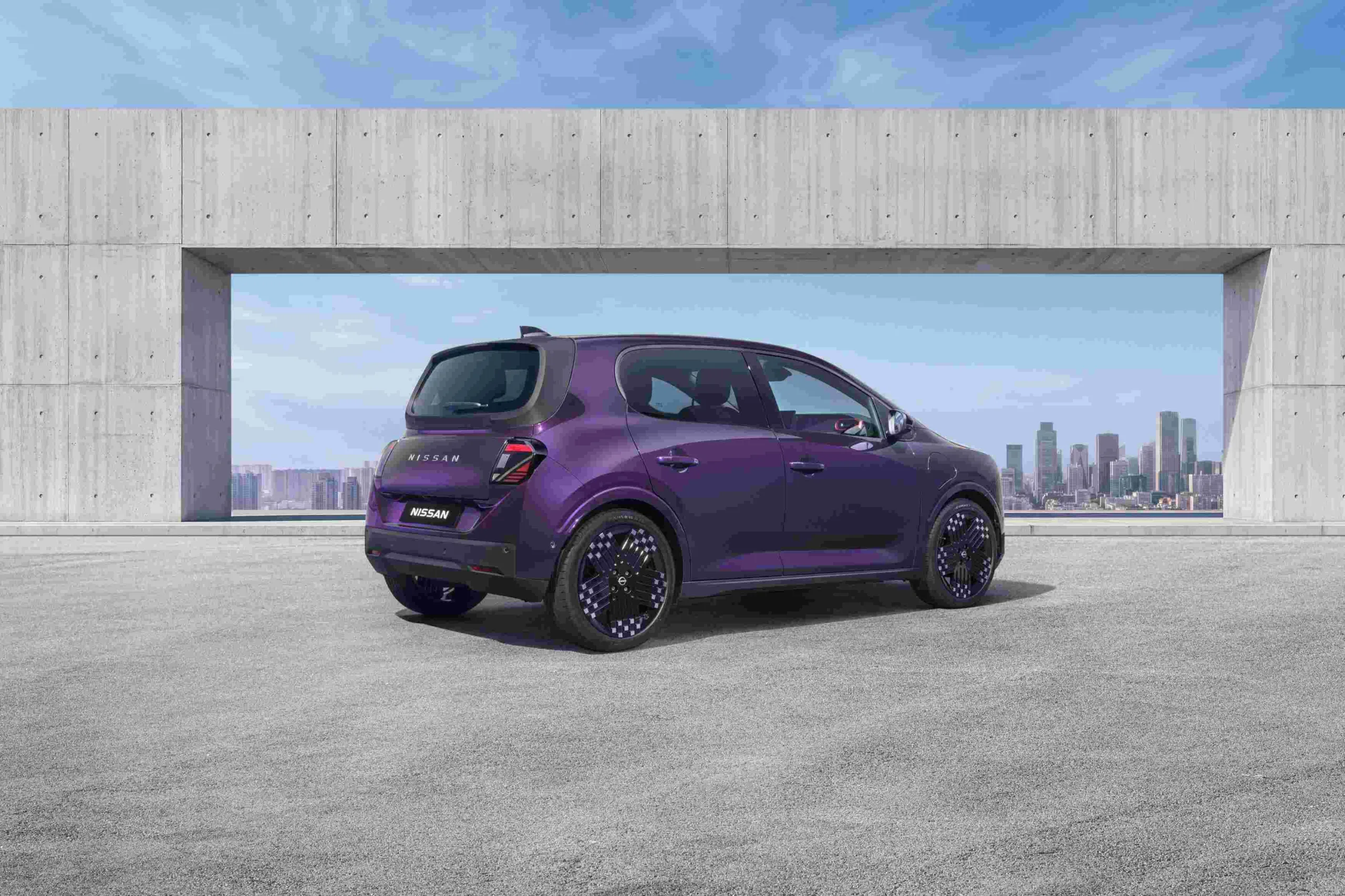 Nissan PIXO - The Electric City Car That Actually Gets City Living
