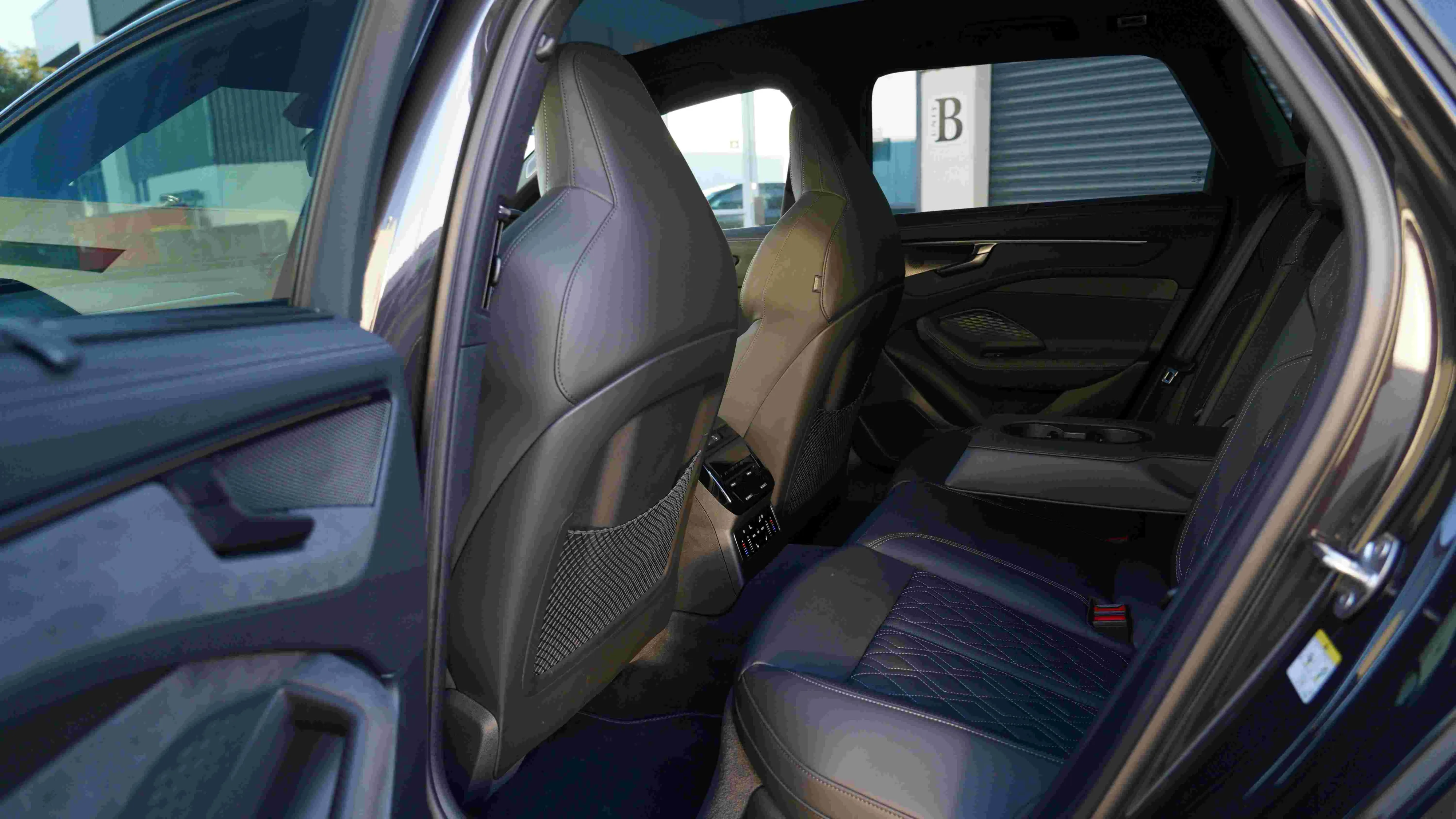 Audi A6 Avant Review – Avant in both name and Game