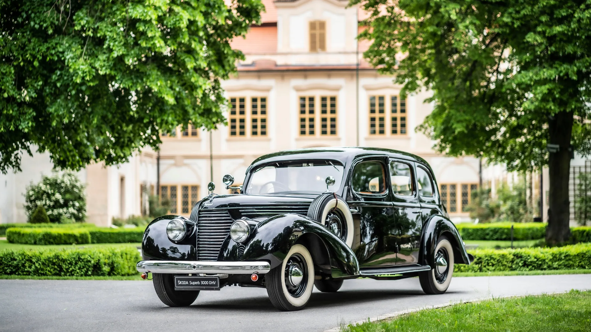 Škoda Superb Marks 25 Years With Nearly 1.8 Million Buyers