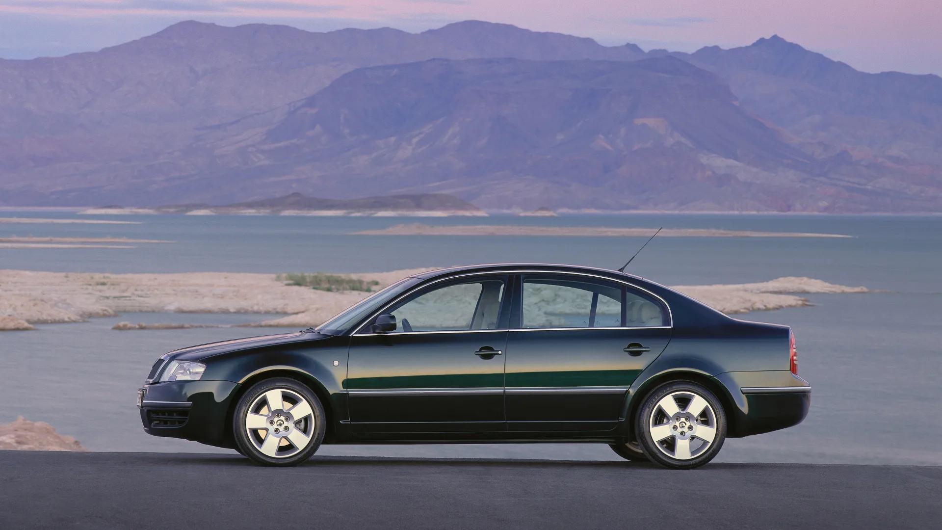 Škoda Superb Marks 25 Years With Nearly 1.8 Million Buyers