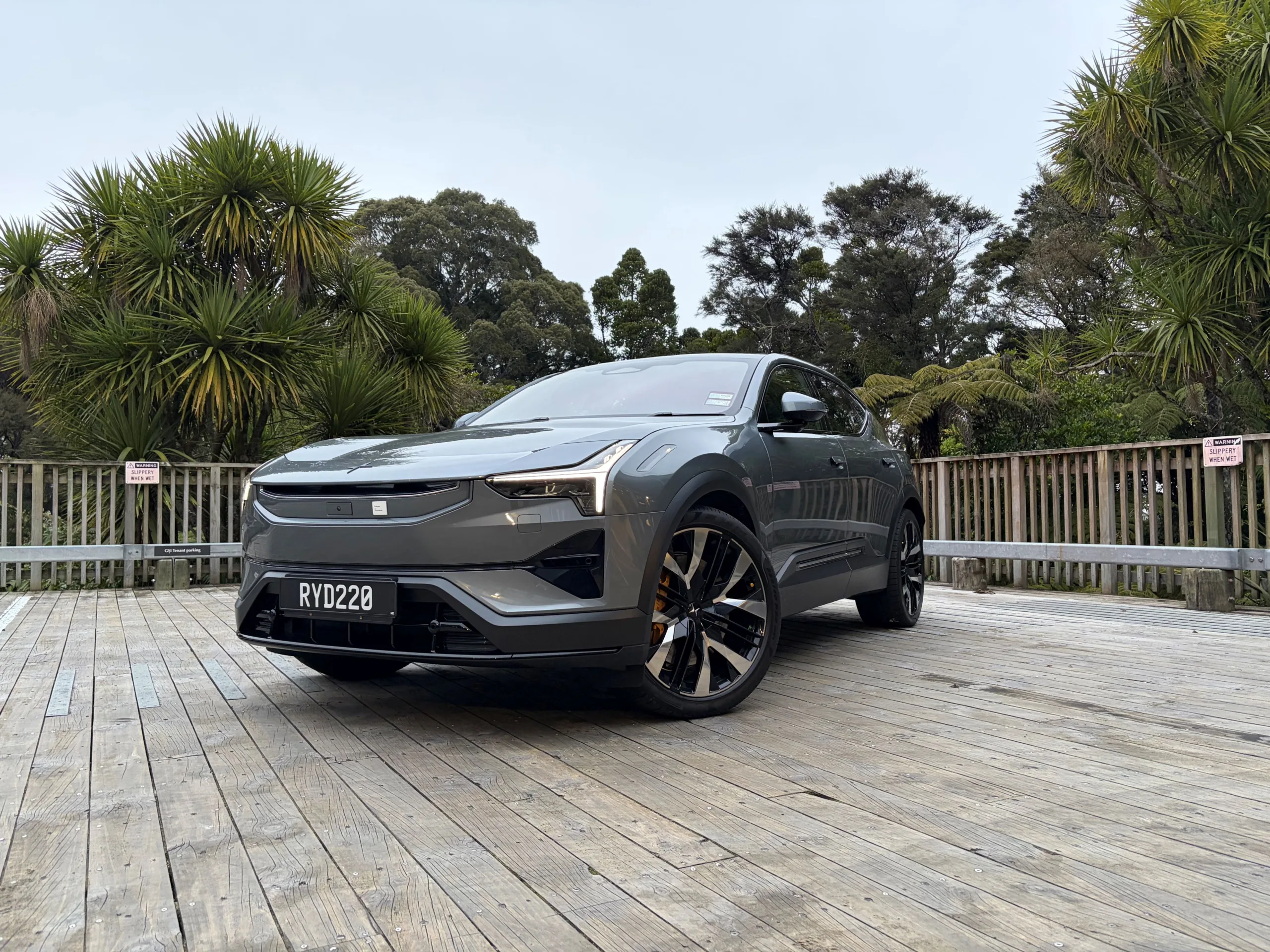 Front three quarters view of a 2026 Polestar 3 Performance in Storm.