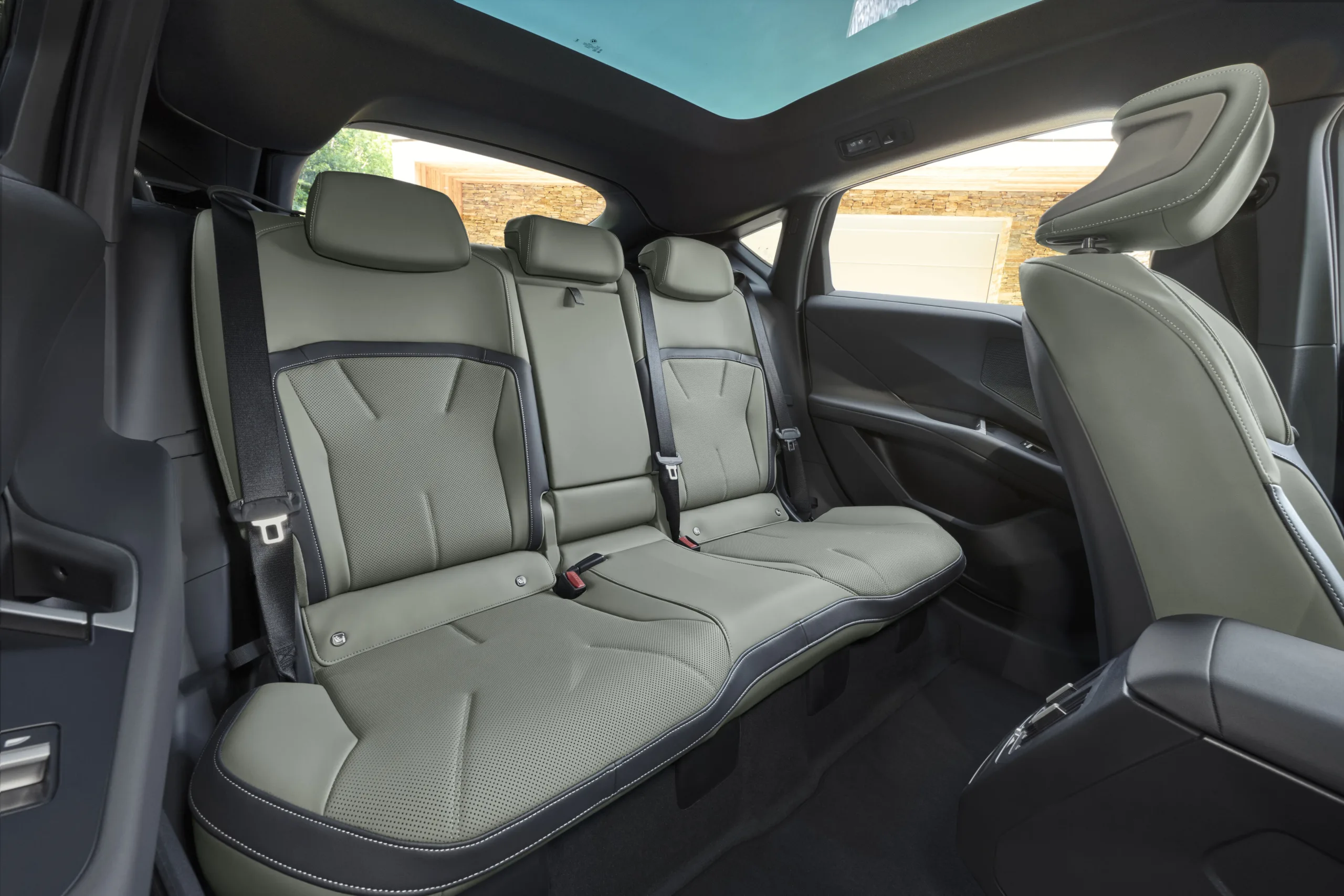 The All-Neue BMW iX4 EV is all Klasse