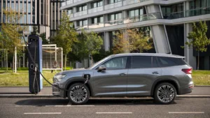 Škoda Marks 10 Years of the Kodiaq With a 200kW Plug-in Hybrid and Laurin & Klement Trim