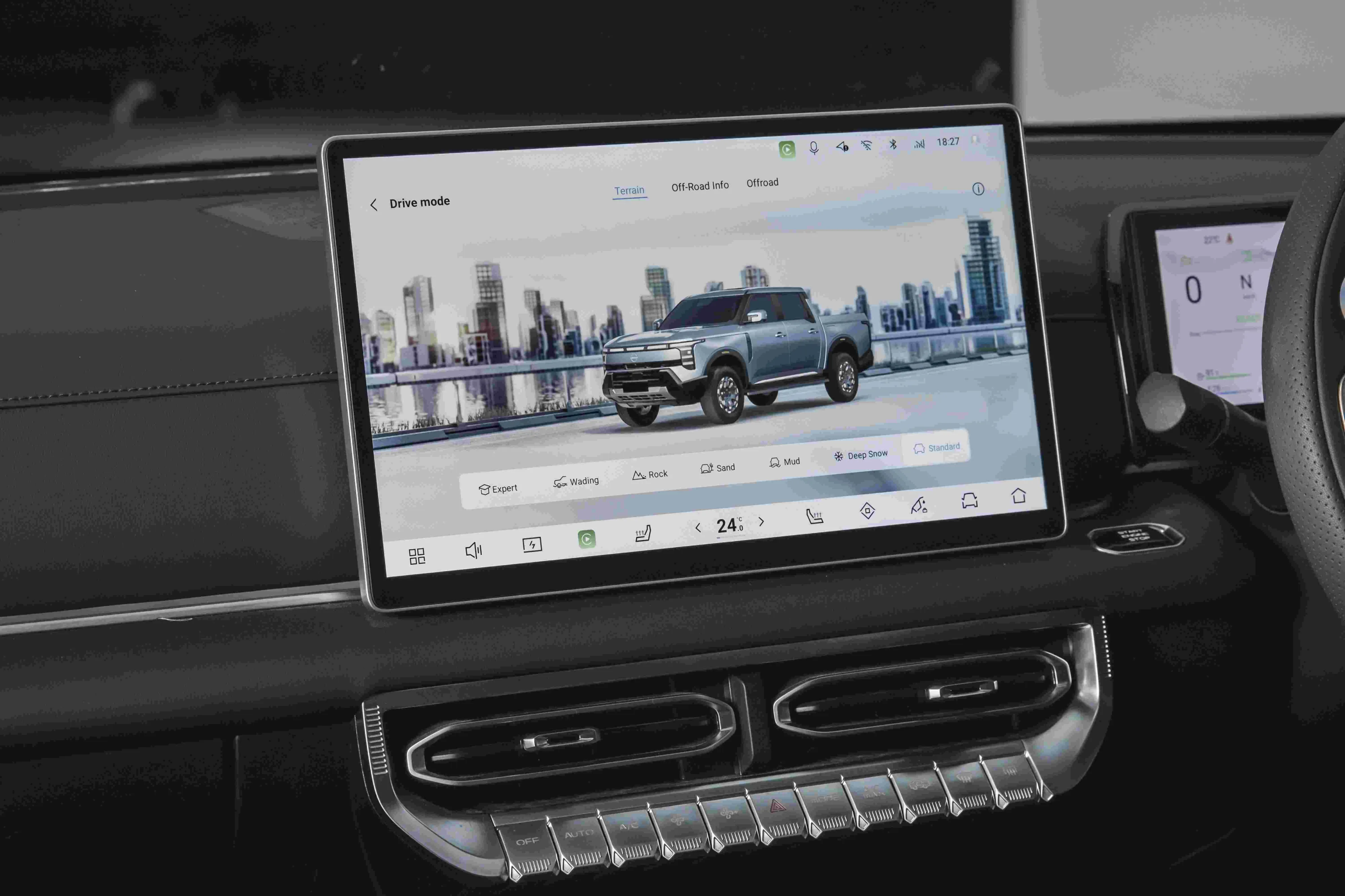 Nissan Navara Pro PHEV - First Look and Walkaround
