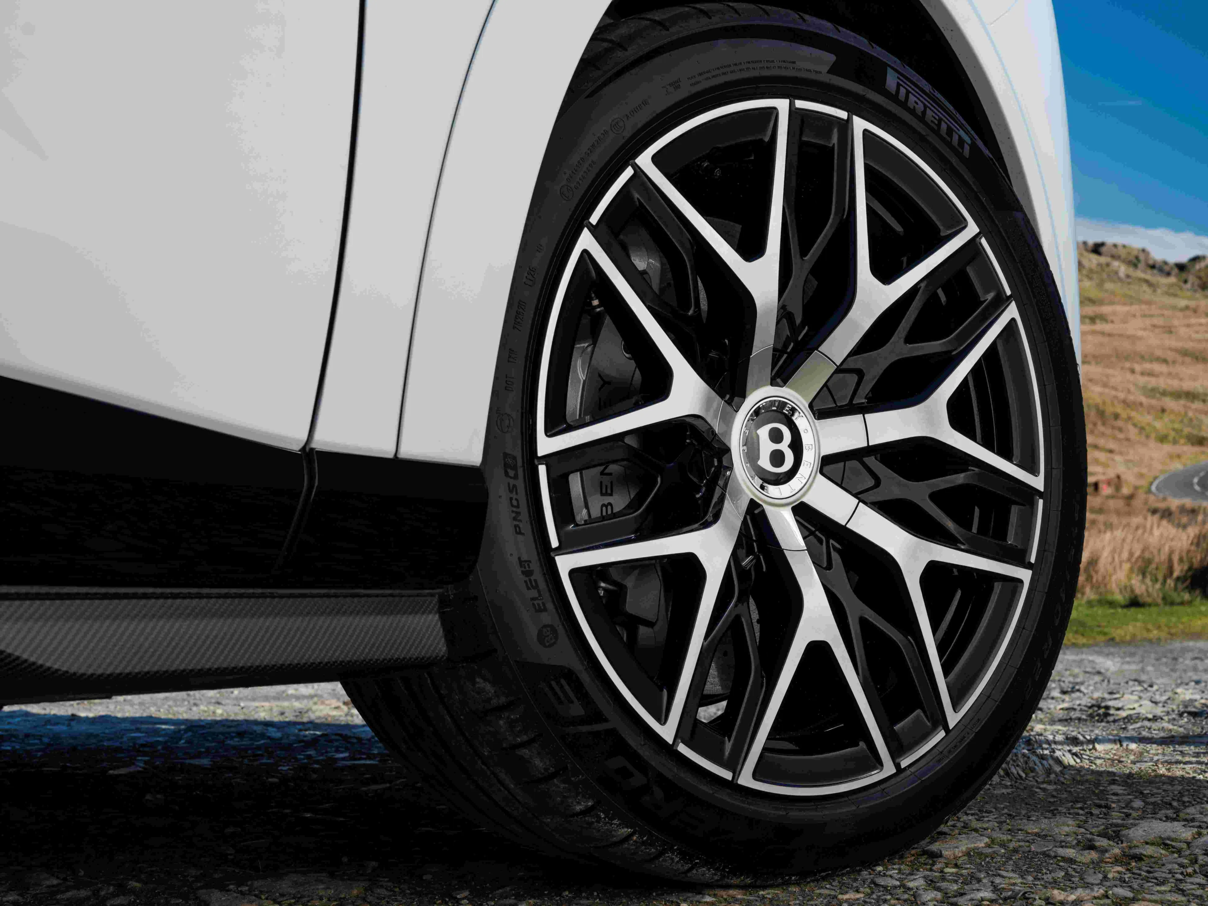 Bentley Launches Torcal First Edition With 888 PS and a Long Standard Equipment List