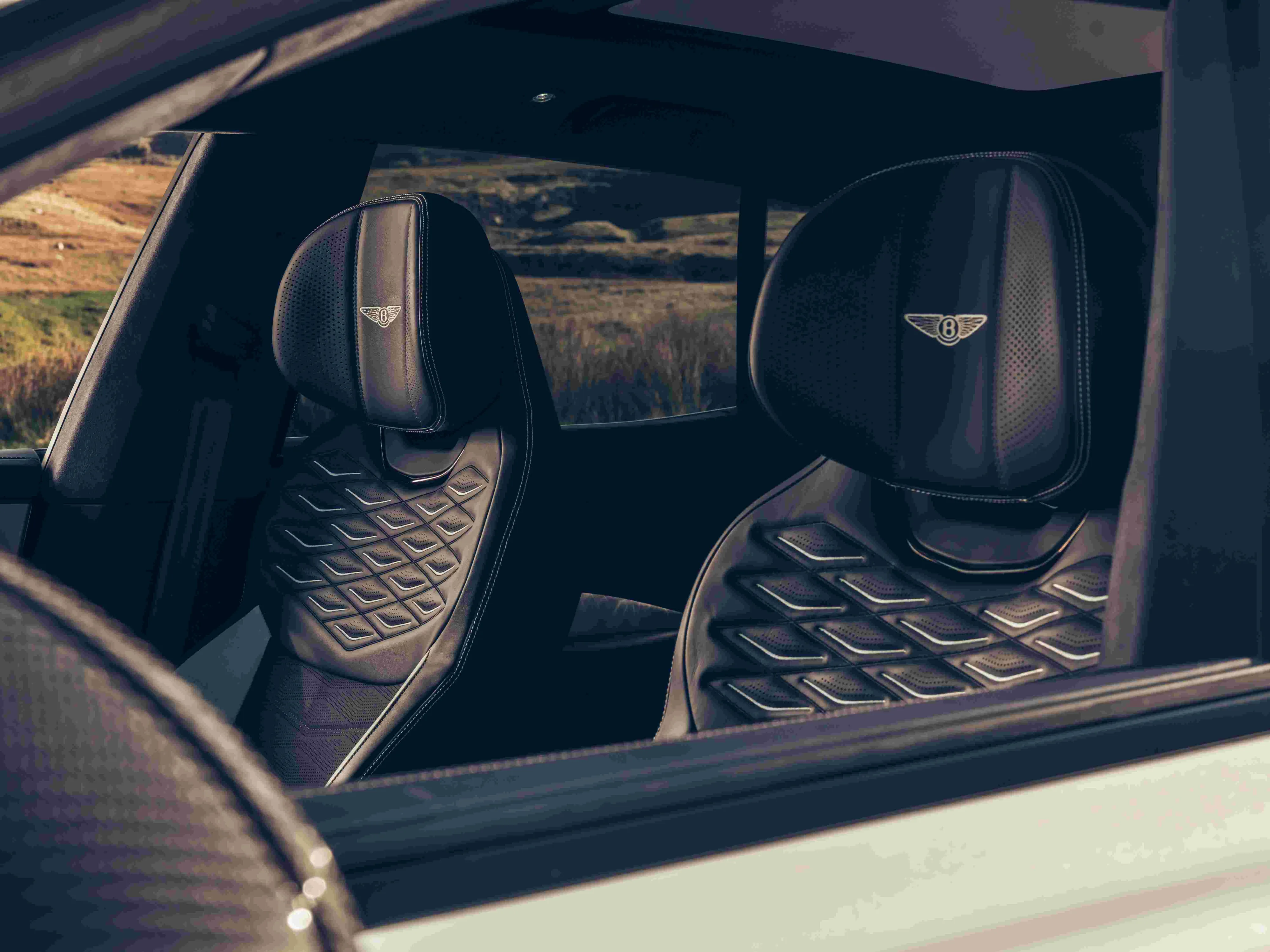 Bentley Launches Torcal First Edition With 888 PS and a Long Standard Equipment List